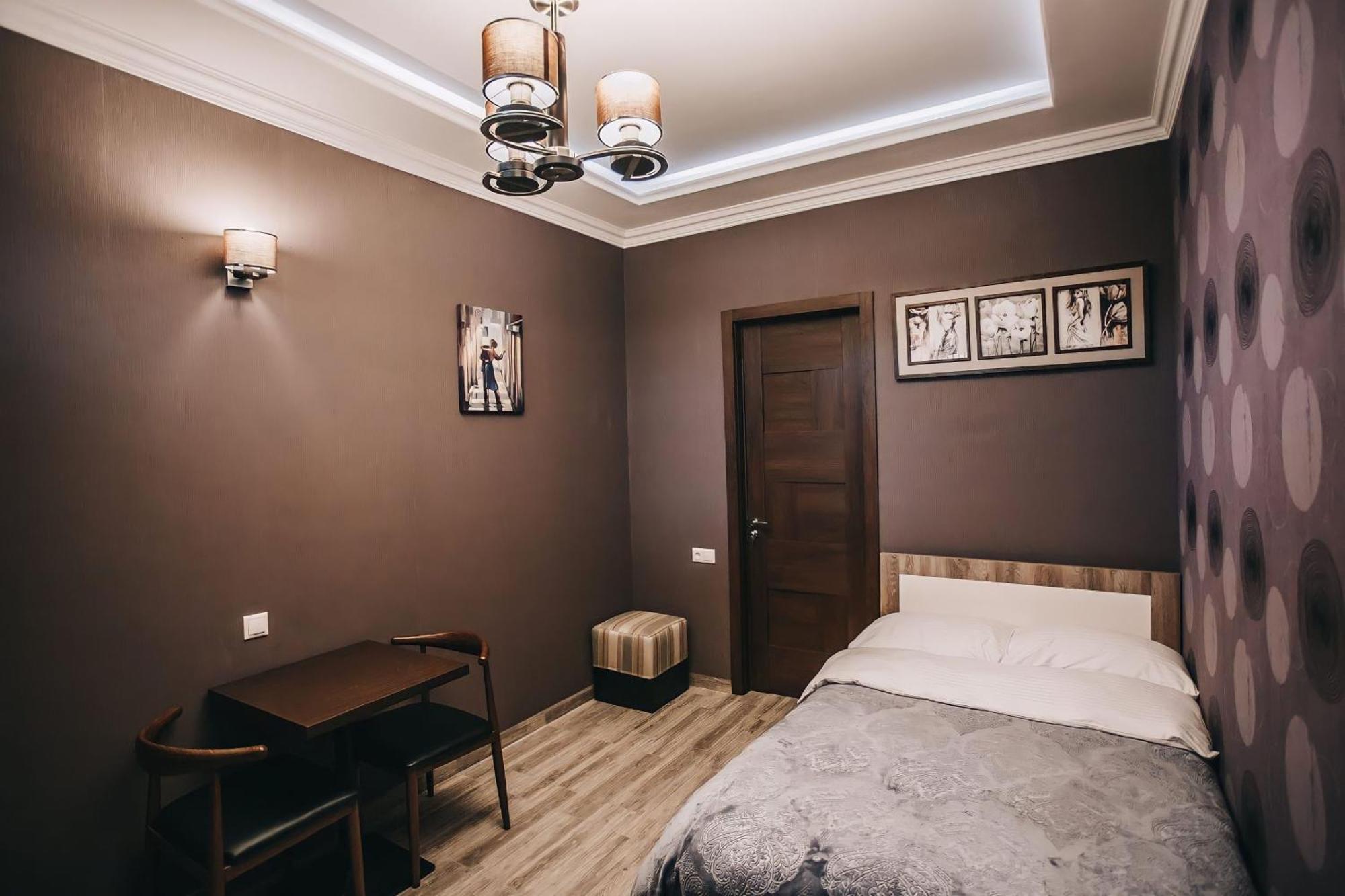 7 Rooms Hotel Tserovani Exterior photo